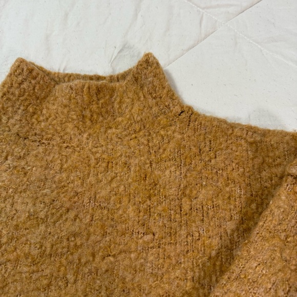 Free People Women’s Tan Distressed Mock Turtleneck Pullover Sweater Size Small - Picture 5 of 13